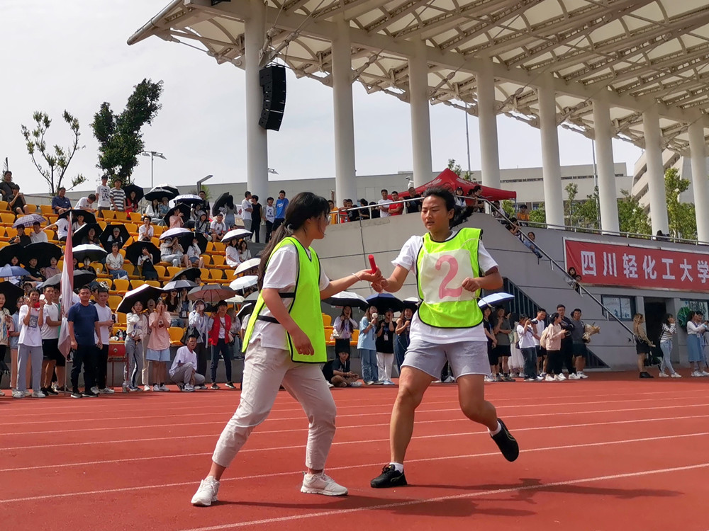yl34511线路中心在校田径运动会中连创佳绩6.jpg yl34511线路中心在校田径运动会中连创佳绩6.jpg