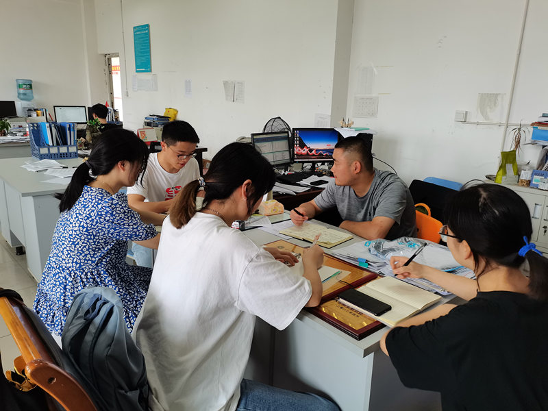 yl34511线路中心学生党员四支部召开5月支委会2.jpg